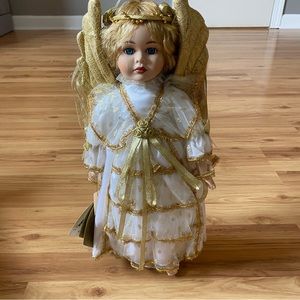 NIOB Vintage Seymour Mann Gold Angel Joy Connoisseur Collection Porcelain Doll